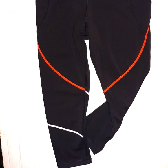 Like New~AVIA Plus Size 16-18 Ladies Athletic Compression Capri~Moisture Wicking - Picture 5 of 16